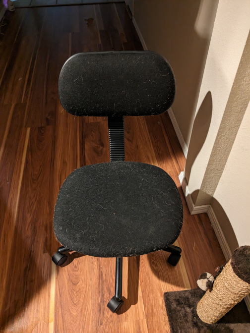 Picture of an particularly simple chair, that being the old chair
